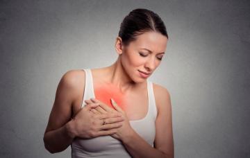 Mastopatía fibroquística de la mama Mujer con síntomas d mastopatía fibroquística de la mama