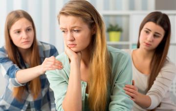 Síntomas y diagnóstico de la depresión Chica padece depresión