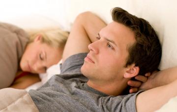 Síntomas de la eyaculación precoz Síntomas de la eyaculación precoz en un hombre