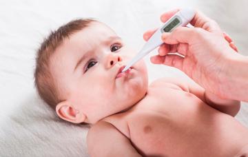 Qué es la enfermedad de Kawasaki Bebé con fiebre por la enfermedad de kawasaki