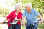 personas adultas realizando ejercicio físico para cuidar la osteoporosis