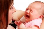 Bebé llorando con cólico del lactante