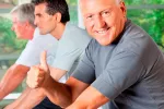 Recomendaciones para la diabetes Un hombre diabético hace bicicleta en un gimnasio