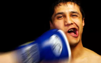 Lexión maxilar Un boxeador con la mandíbula frcturada