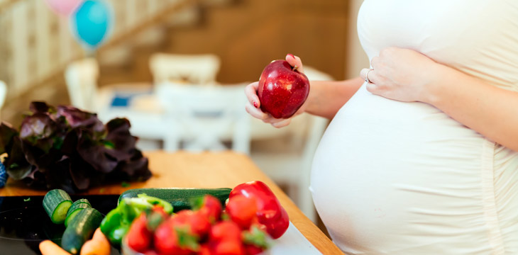 Debes consumir más calorías que si se espera un solo bebé