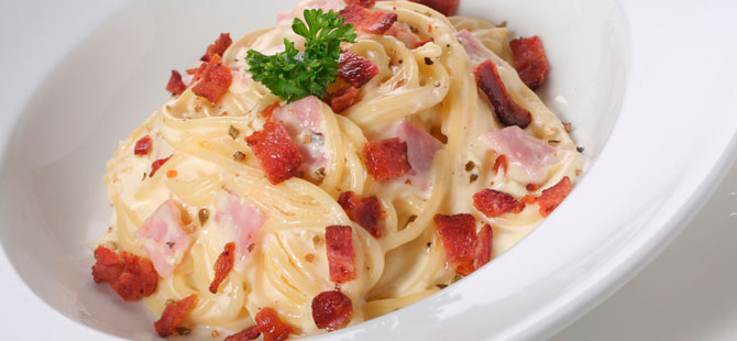Pasta con jamón serrano