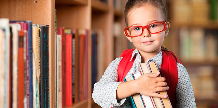 Tu hijo destaca en inteligencia lingüística-verbal si: