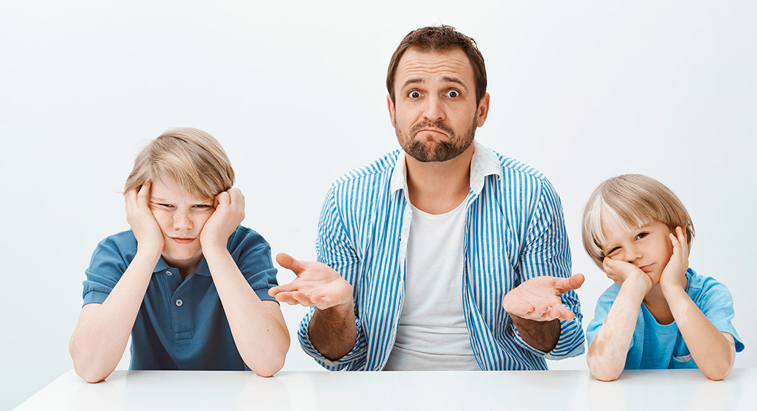 Cómo actuar en las peleas entre hermanos: aportar soluciones