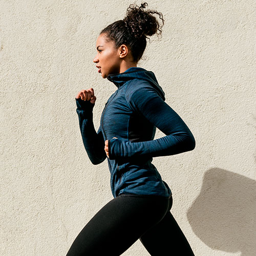 Causas de la caída de los senos: deporte