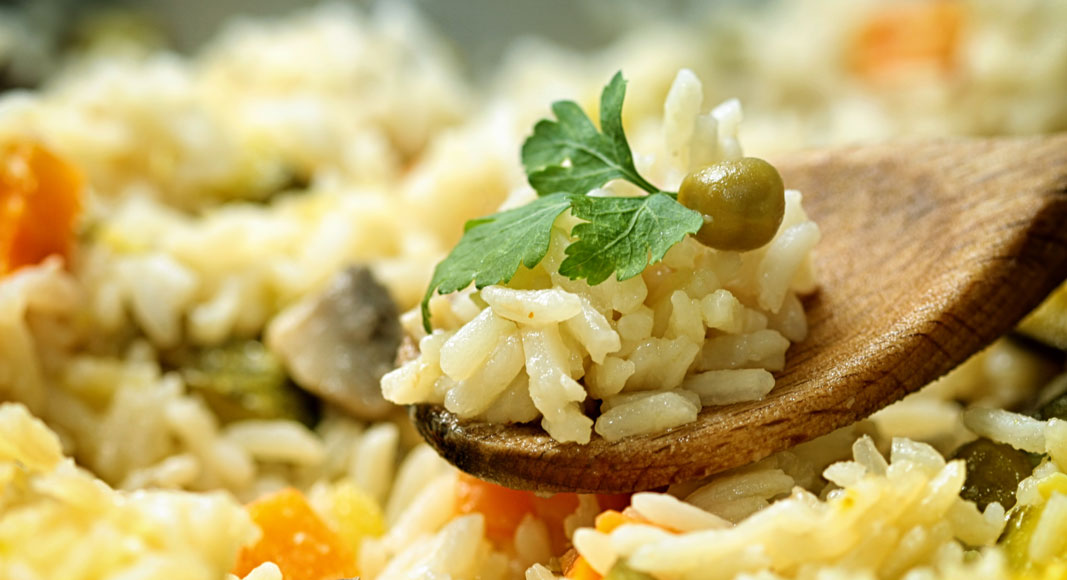 Cocinar el arroz para minimizar los riesgos del arsénico