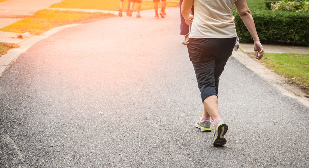Andar para reducir la hipertensión arterial
