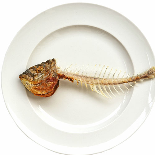 Diez ejemplos de trash cooking: cabeza de pescado