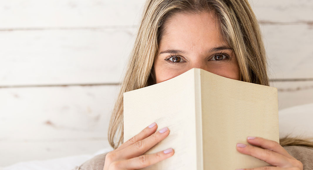 Guía de regalos útiles para padres recientes: libros sobre maternidad