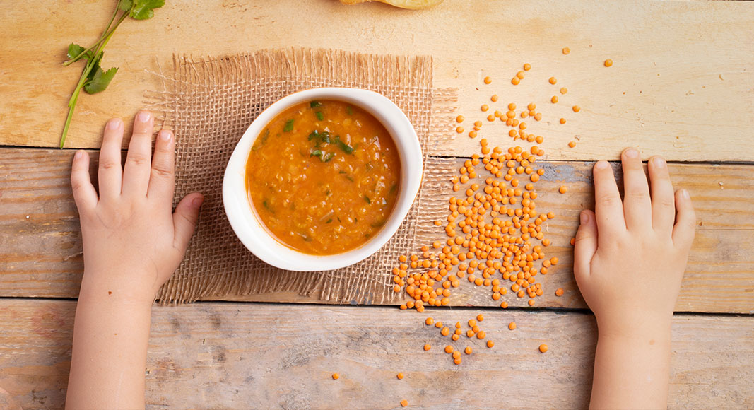 Recomendaciones para que los niños sigan una dieta vegetariana: legumbres