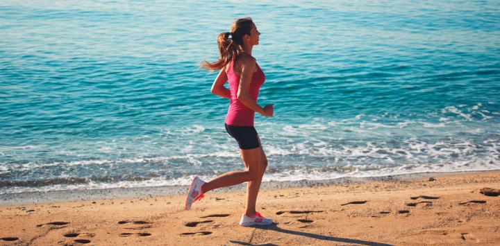Resultado de imagen de running mujer playa
