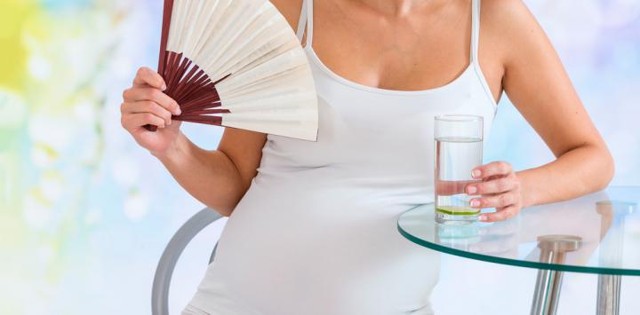 Así es como afecta el calor a las mujeres embarazadas y al desarrollo del  bebé