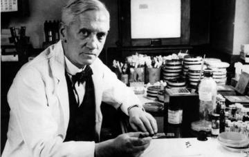Alexander Fleming Fleming salvó de la muerte a Winston Churchill