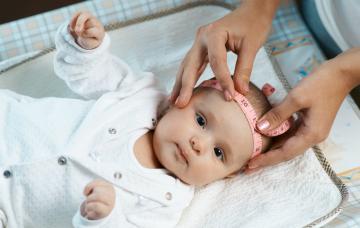 Medida del cráneo con microcefalia Diagnóstico de la microcefalia