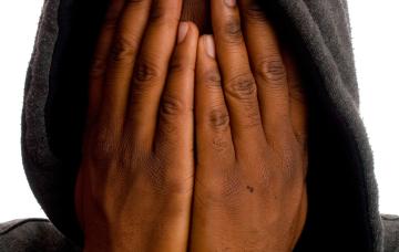 Síntomas de la lepra Persona con síntomas de la lepra