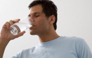 Prevención del cáncer de vejiga Beber agua, clave para prevenir el cáncer de vejiga