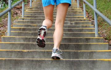 Prevención de las varices subiendo escaleras