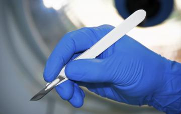 Tratamiento quirúrgico del cáncer de testículo