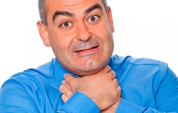 Atragantamiento Hombre atragantándose