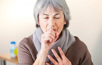 Bronquiolitis obliterante Mujer con problemas de respiración