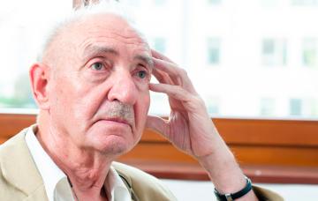 Demencia con cuerpos de Lewy Hombre mayor padece demencia con cuerpos de Lewy