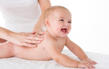 La importancia del tacto en los bebés