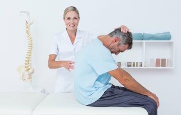 Técnica Alexander Fisioterapeuta impartiendo la técnica Alexander