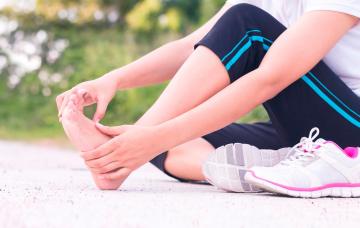 Corredor con la uña negra