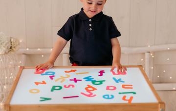 Mesa de luz, herramienta lúdica y recurso educativo Mesa de luz