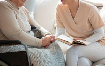 Cuidar a un familiar con demencia: consejos para facilitar la tarea del cuidador Cuidar a un familiar con demencia