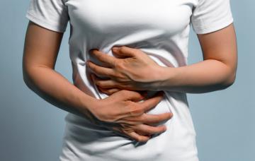 Dolor abdominal causado por la peritonitis