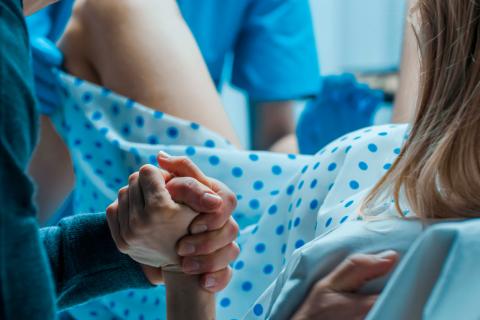 Parto vaginal de nalgas: cuándo se puede realizar y riesgos Embarazada en un parto vaginal de nalgas