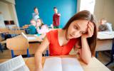Niña sufriendo acoso escolar o bullying