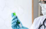 Científico investigando la vacuna para el coronavirus