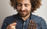 Comer chocolate reduce el riesgo de enfermedad cardiaca