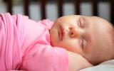 Bebés que duermen más, menos sobrepeso