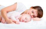 El colecho aumenta el riesgo de que el bebé sufra SMSL