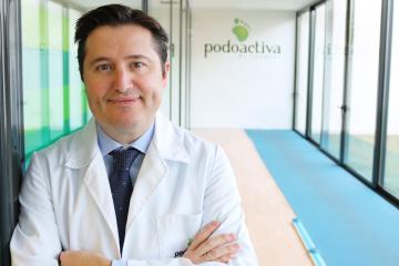 Víctor Alfaro en una clínica de podología