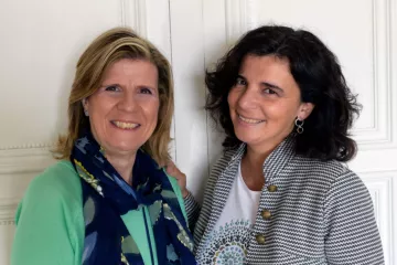 Entrevista a Eva Bach y Montse Jiménez, autoras de 'Madres y padres influencers' Entrevista a Eva Bach y Montse Jiménez