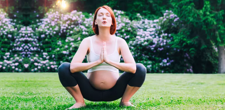 Parto de nalgas Yoga embarazada