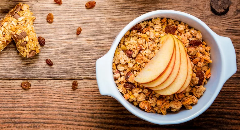 Granola con manzana asada