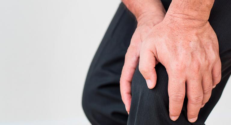 Dolor en la rodilla por la osteoporosis