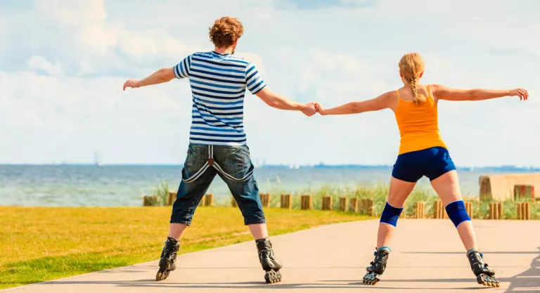 Pareja patinando