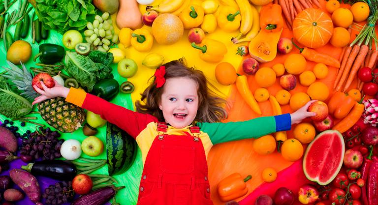 Tipos de alimentos importantes en la dieta infantil: frutas