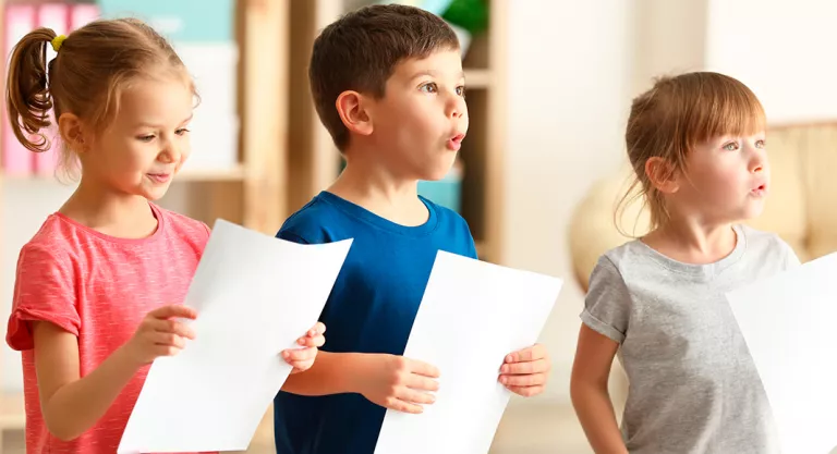 Juegos en casa para niños para jugar en compañía: tarareando