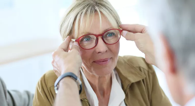 Gafas para mayores c mo acertar en su elecci n Tercera edad